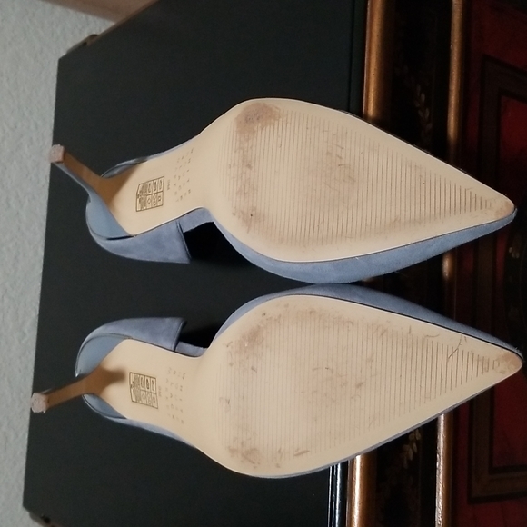 WHBM Beautiful gray suede heels. - Picture 5 of 5